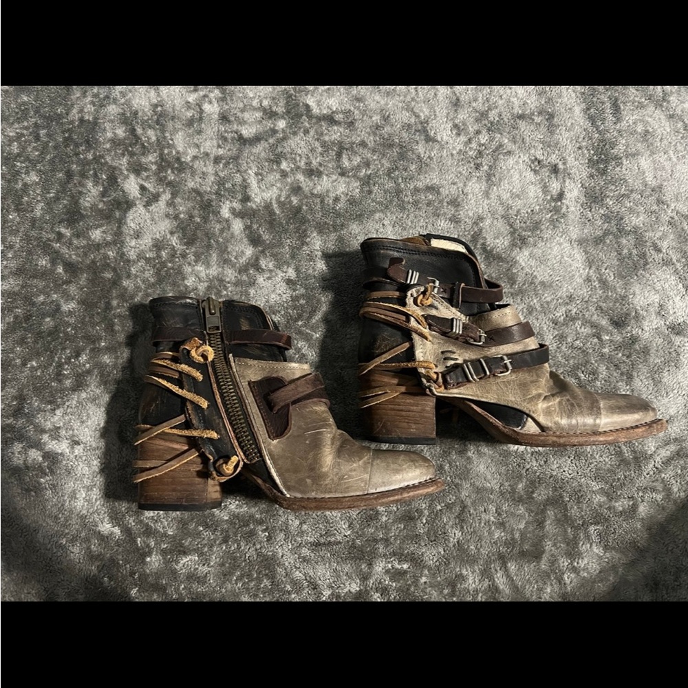 Freebird Crue brown real leather booties with straps Womens size 7 cowboy